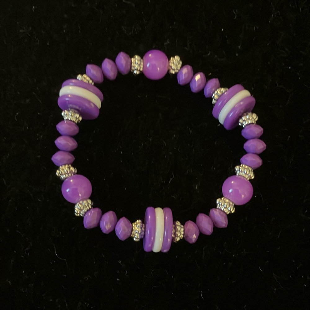 NWOT Young Girl’s Purple, White and Silver Spacers Beaded Small Stretch Bracelet
